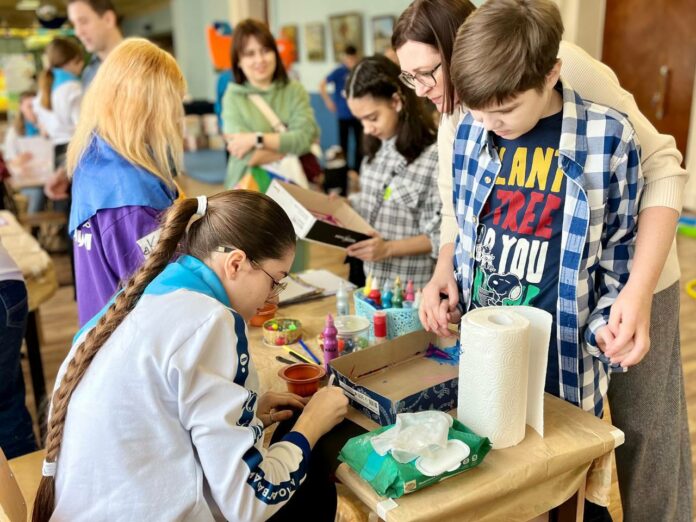 Подольские молодогвардейцы провели мастер-класс и эстафету для детей с ограниченными возможностями здоровья