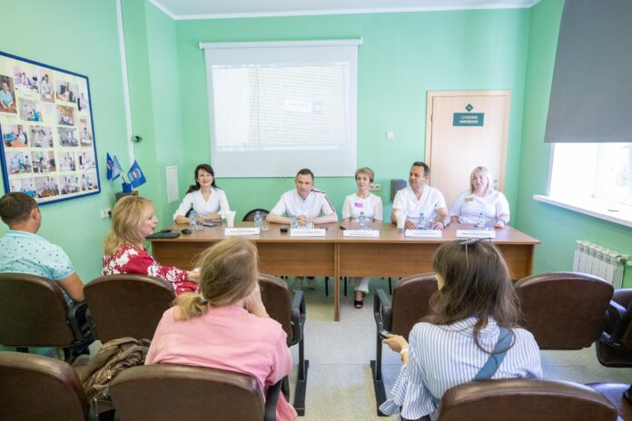 Пресс-конференция в родильном доме округа