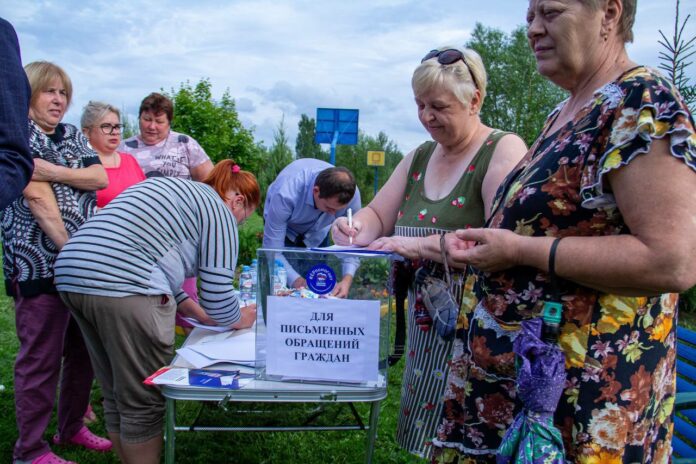 В д.Бережки состоялась встреча с жителями отдаленных населенных пунктов