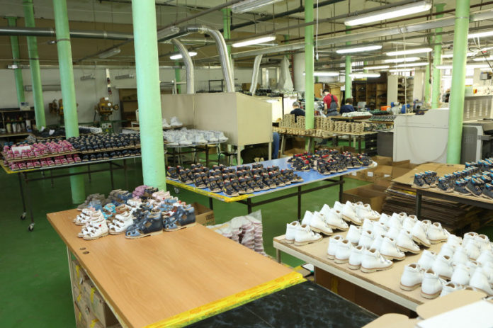 Для производителей мебели, обуви и других товаров доступен кредит, который погасит государство