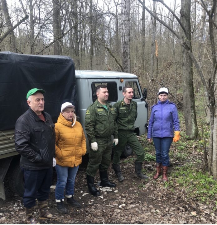 Из «Дубровицкого леса» вывезли 20 кубометров мусора