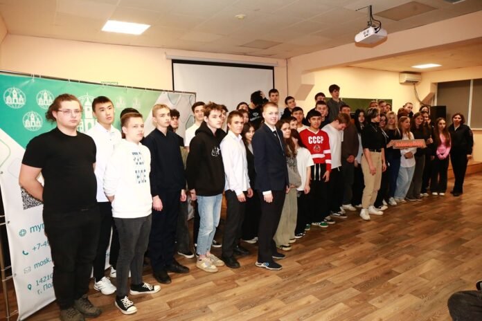 В Подольске сотрудники Госавтоинспекции провели профилактические беседы со студентами