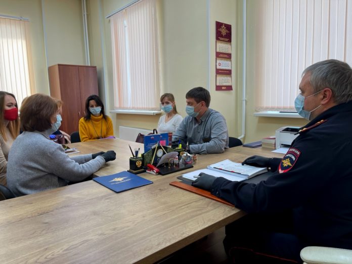 Миграционное законодательство обсудили за круглым столом в отделе по вопросам миграции УМВД России по...