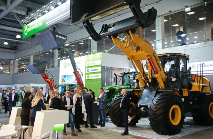 Депутат Совета депутатов Городского округа Подольск посетил выставки «Agros Expo» и «Картофель и овощи...