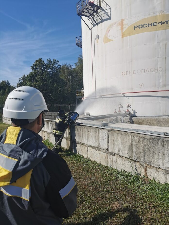 Пожарно-тактические учения были проведены на нефтебазе «Роснефть-Москва»