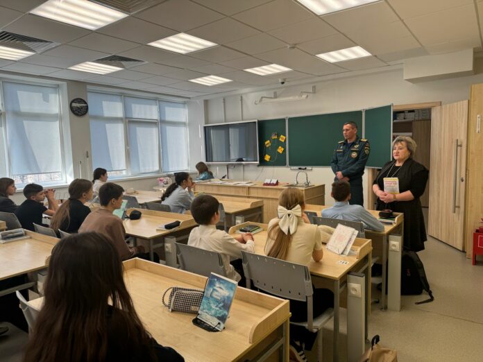 В Подольске школьникам рассказали об опасности тонкого льда на водоемах