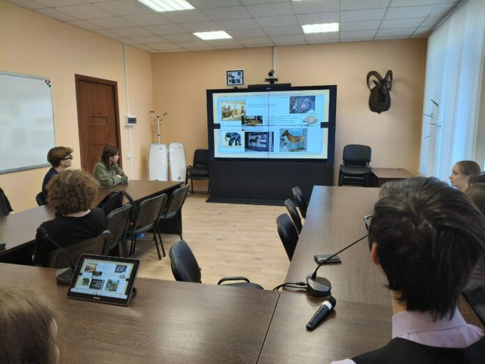 Учащиеся старших классов подольских школ познакомились с палеогенетикой