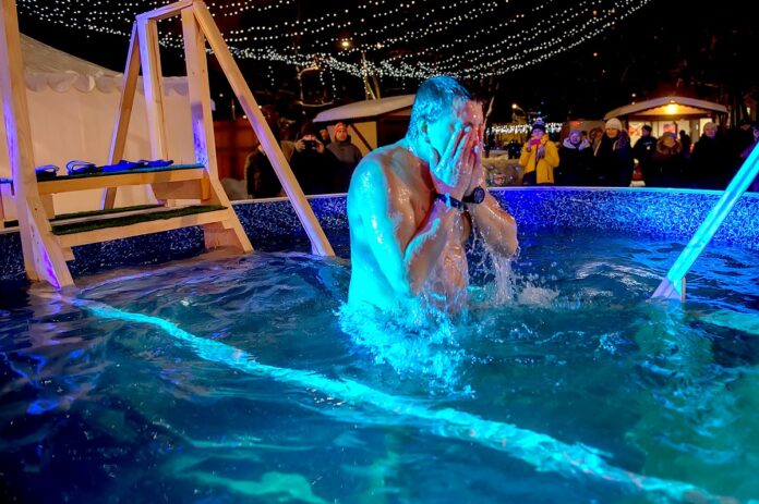 Более 5 тысяч человек приняли участие в крещенских купаниях в Большом Подольске