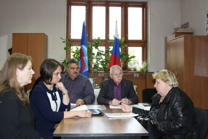 Павел Максимович с сопартийцем провели приём членов семей мобилизованных