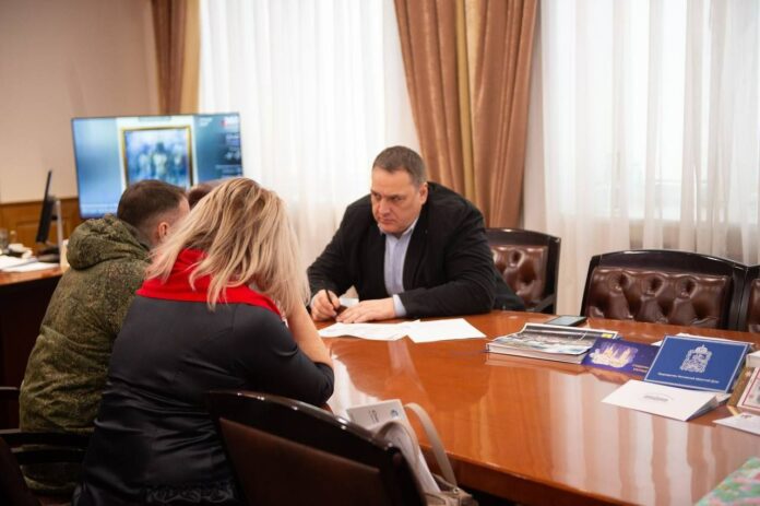 Председатель Совета депутатов встретился с представителем одной из войсковых частей