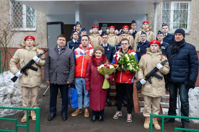 Участницу Сталинградской битвы поздравили в Подольске с юбилеем победы в сражении