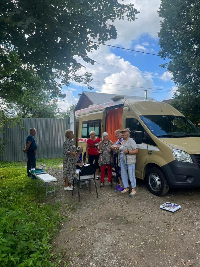 В деревне Лаговское жители прошли выездную диспансеризацию