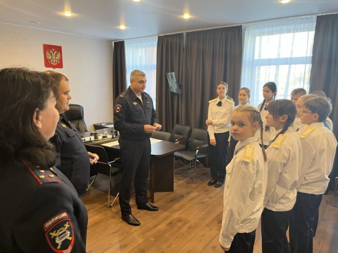 В Подольске госавтоинспекторы провели день открытых дверей для школьников из отряда ЮИД