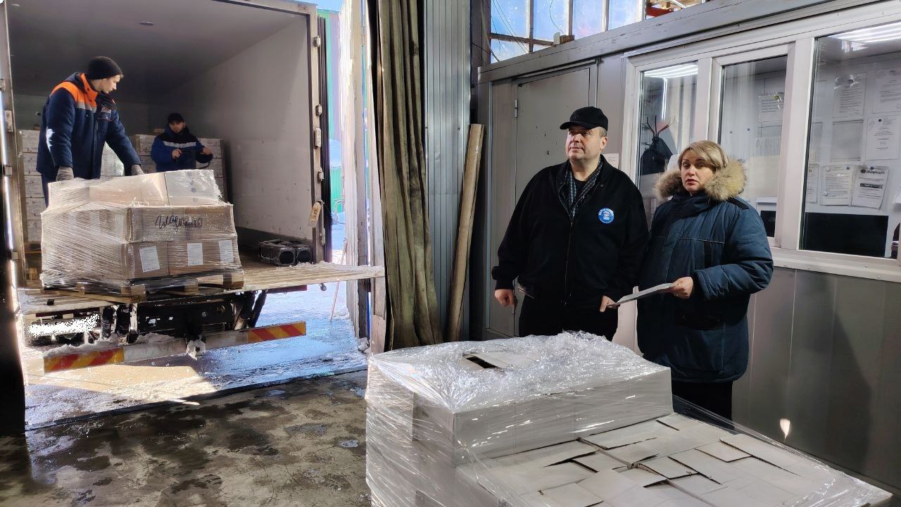 Бойцам в ДНР отправили более 13 тысяч бутылок воды и банок консервов