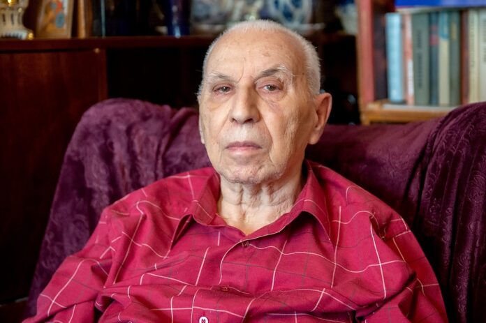 С 80-летием Битвы за Москву поздравил участника обороны столицы Григория Александровича Фаерштейна Николай Пестов