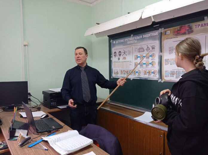 Депутат фракции «Единая Россия» провёл тематический урок с учащимися лицея №23