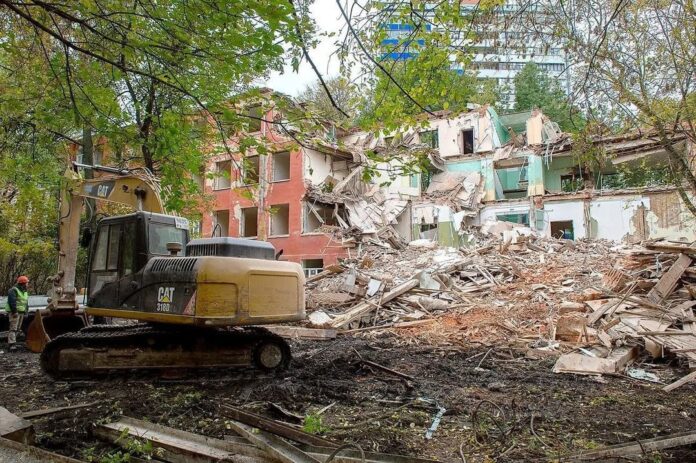 Работы по сносу зданий областной туберкулезной больницы проводятся в Подольске