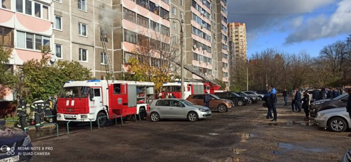 Пожарные Подольска во время пожара на улице Кирова спасли 18 человек