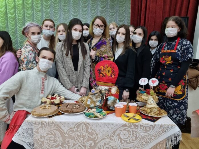 В институте сервисных технологий РГУТИС состоялся конкурс «Масленичные посиделки»