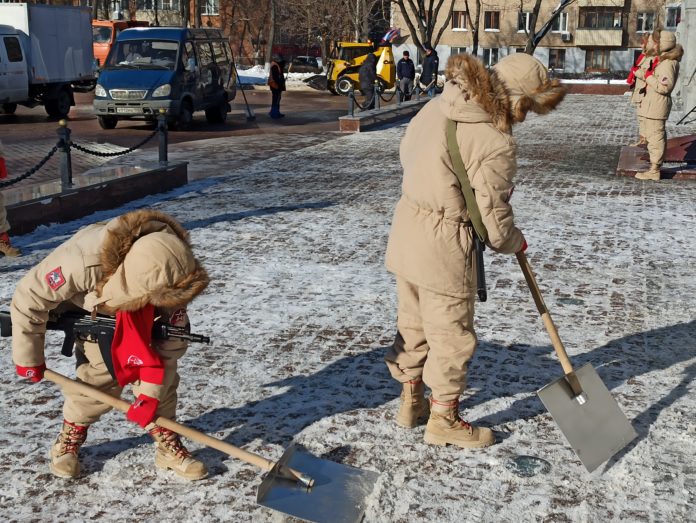 Юнармейцы Подольска продолжают принимать участие в акции «Тропинка к дому»