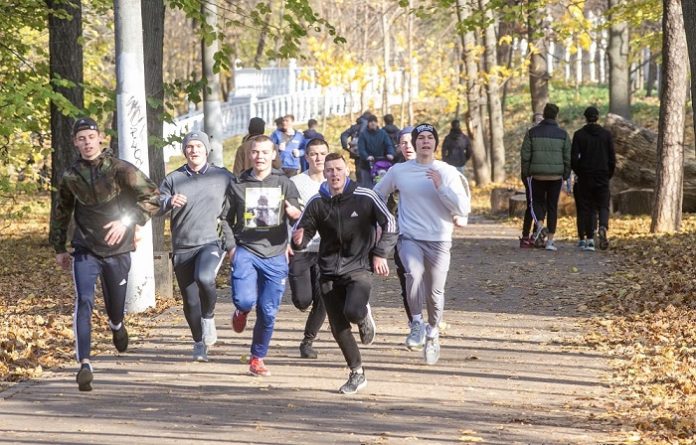 В Подольске в парке им. Виктора Талалихина парке прошли соревнования допризывной и призывной молодежи
