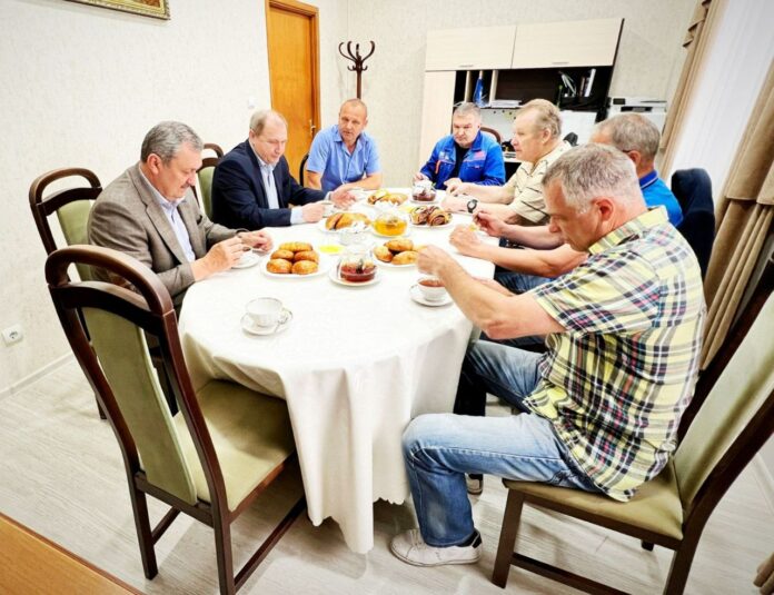 Депутат Михаил Семин встретился с ветеранами боевых действий, которые работают в коллективе МУП «Водоканал»