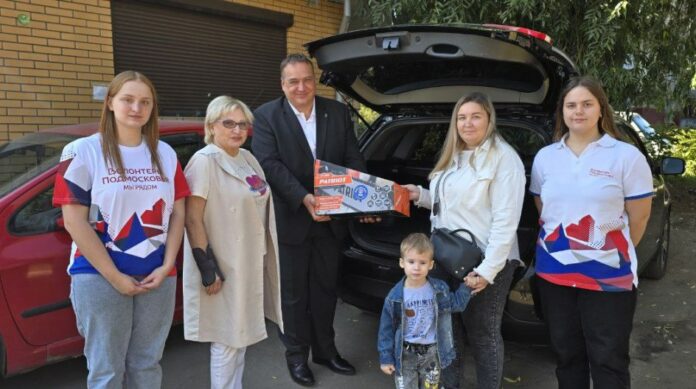 Однопартийцы встретились с женой бойца из Подольска