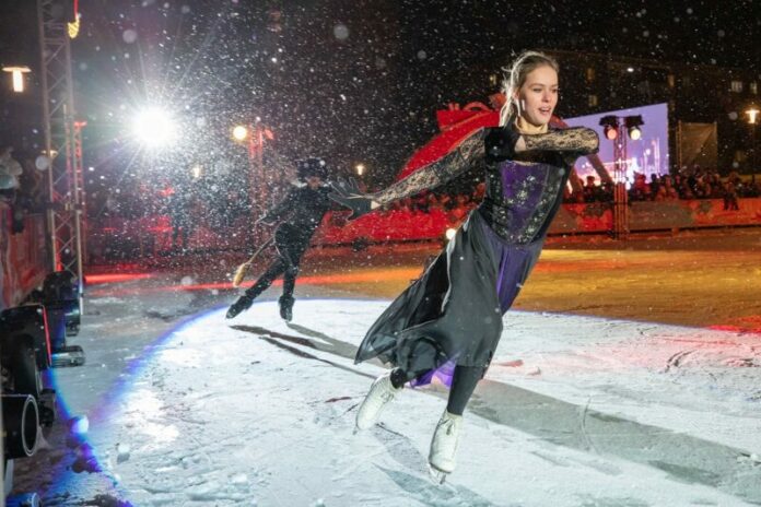 Около 5 тысяч человек посетили ледовое шоу «Белоснежка»