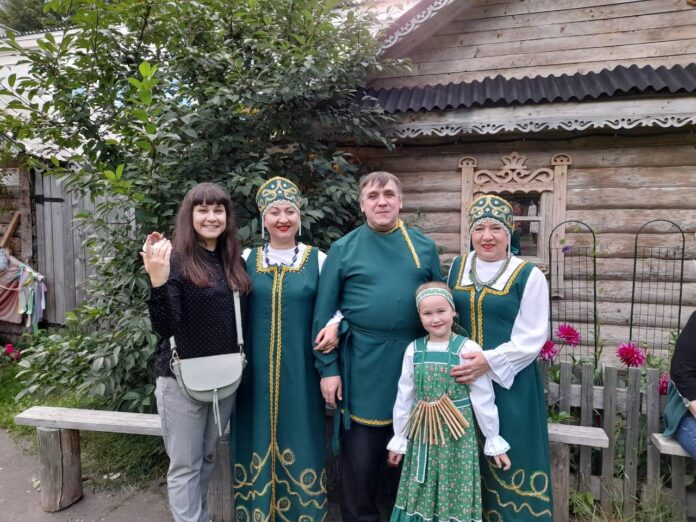 Творческие коллективы ДК «Металлург» приня ли участие в программе «Медовый Спас»