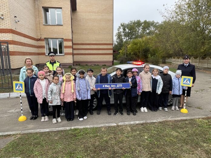 Сотрудники Госавтоинспекции в г.о. Подольск организовали для школьников практикумы по ПДД