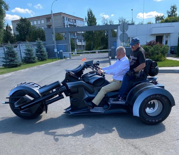 На производстве ООО «ПК Робокинетика» в Подольске спроектировали необычный мотоцикл