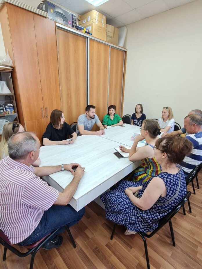 Депутат Горсовета провел встречу в поселке Молодежный