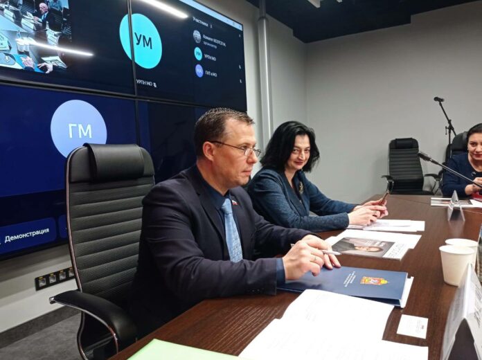 Депутат Совета депутатов принял участие в организации и проведении Круглого стола в Мособлдуме