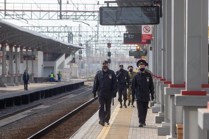 Рейд по предупреждению нарушений на железнодорожных путях прошел на станции «Подольск»