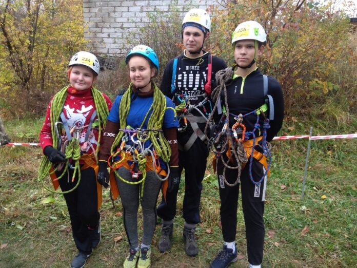 Воспитанники объединения любителей «Юный спасатель» МЦ «Максимум» приняли участие в соревнованиях по спортивному туризму