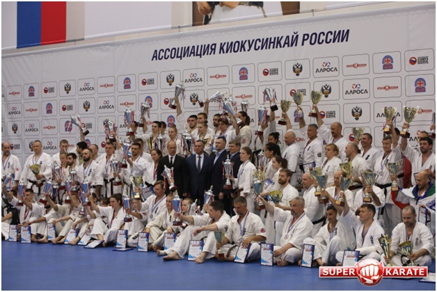 Подольчанин взял серебряную медаль на соревнованиях по карате