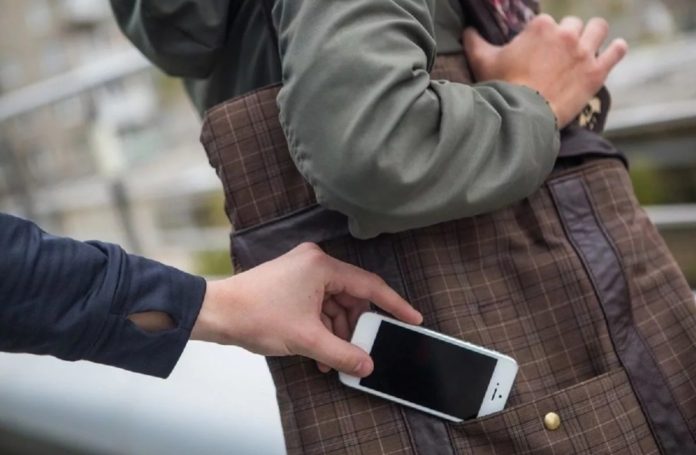 В Городском округе Подольск полицейские задержали подозреваемого в краже мобильного телефона