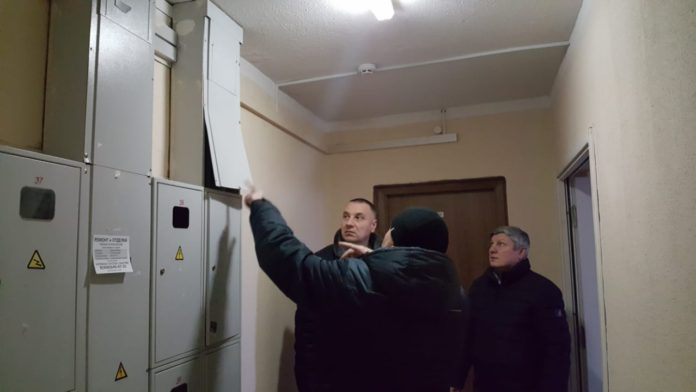 Комиссия осмотрела качество содержания многоквартирного дома № 1 на Флотском проезде