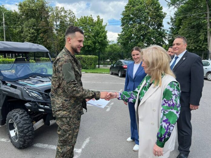 Подарок штурмовикам: в зону СВО из Подольска передали багги