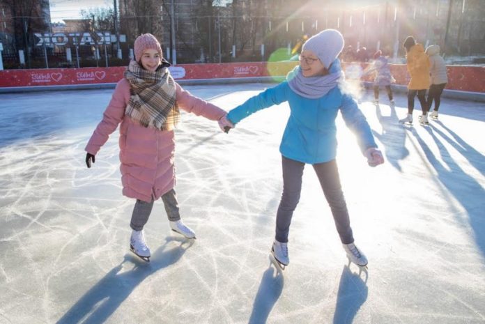 10 декабря открылся каток в парке имени Виктора Талалихина в Подольске