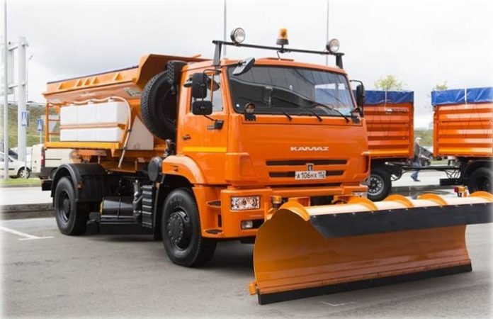 В зимний период для уборки региональных автодорог привлекут более 60 единиц коммунальной техники