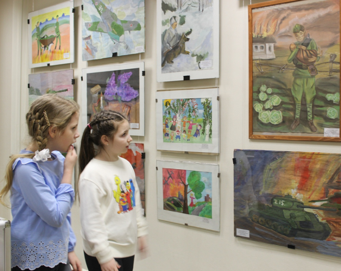 В Подольском выставочном зале представили более 150 работ в рамках фестиваля «Эстафета талантов-2020»