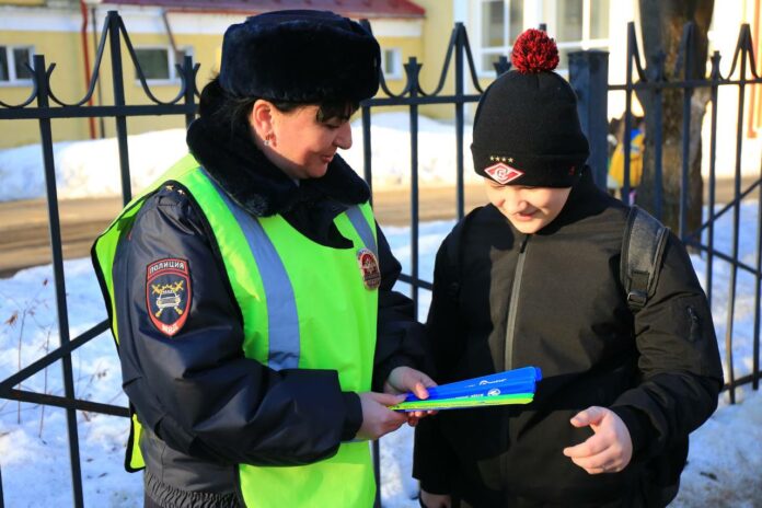 Сотрудники отдела Госавтоинспекции г.о. Подольск и ЮИДовцы провели акцию «Безопасный переход»