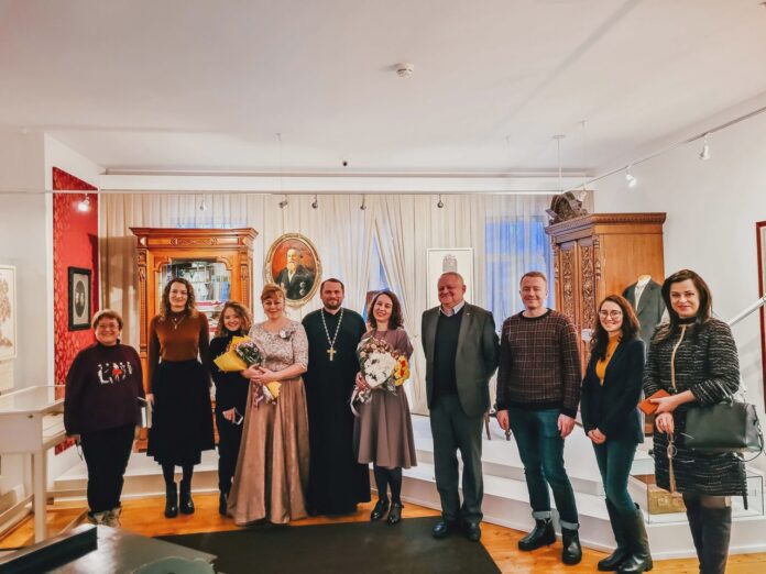 Презентация книги Татьяны Карпачевой «Мой недопетый гимн весне» прошла в музее-заповеднике «Подолье»