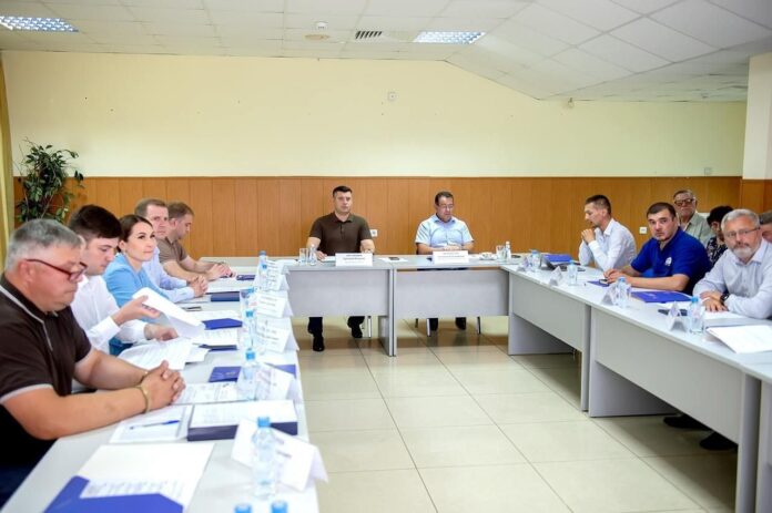 Секретарь подольского отделения партии «Единая Россия» Григорий Артамонов провёл большую встречу на Весенней