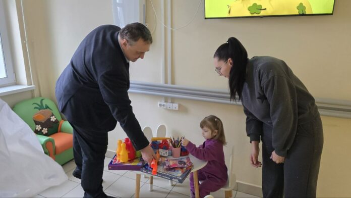«Добрая комната» в подольской детской поликлинике снова пополнилась игрушками