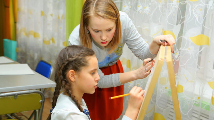 Губернатор Подмосковья Андрей Воробьев обратил внимание на качество работы кружков в школах