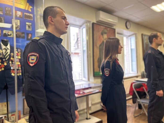 В Подольске ветераны встретились с молодыми сотрудниками Управления в музее истории