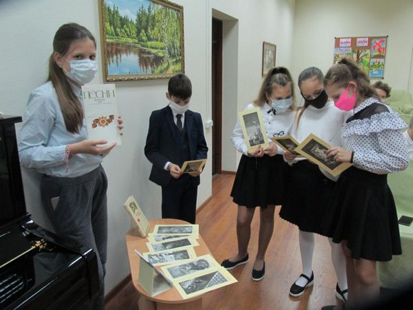 Час военной песни состоялся в библиотеке № 18