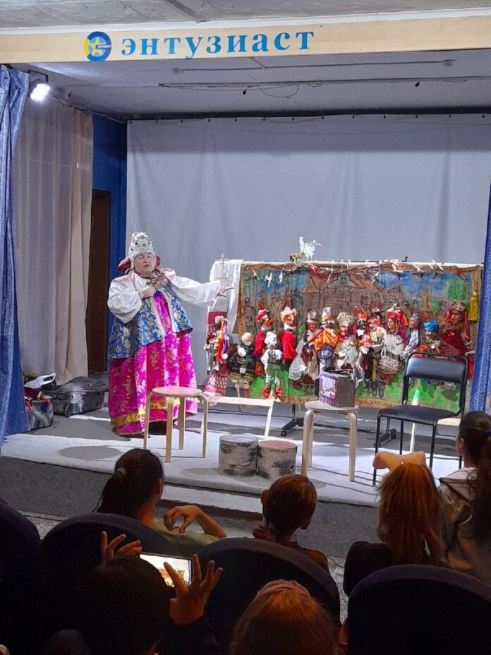 Спектакль «Ярмарка Петрушки» состоялся  В подольском центре «Энтузиаст»